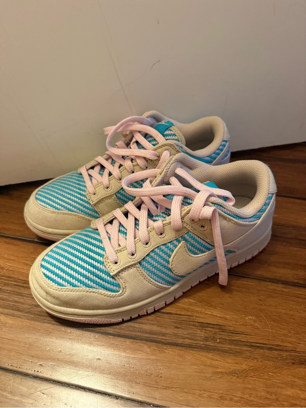 Nike Dunks size 7